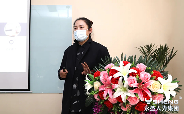 集团营销副总裁：王宁